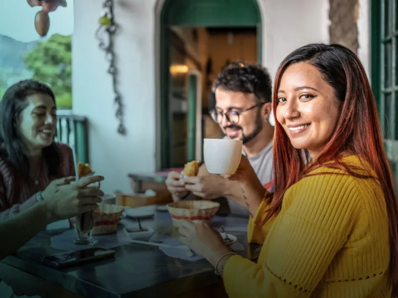 Gente disfrutando de are.co